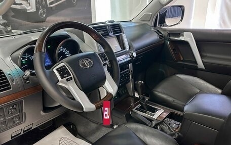Toyota Land Cruiser Prado 150 рестайлинг 2, 2009 год, 2 990 000 рублей, 10 фотография