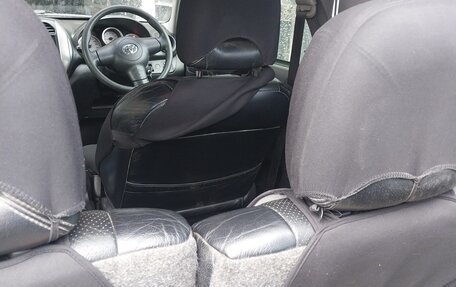 Toyota RAV4, 2004 год, 700 000 рублей, 20 фотография