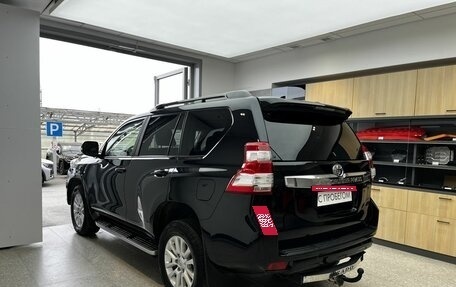Toyota Land Cruiser Prado 150 рестайлинг 2, 2017 год, 3 350 000 рублей, 6 фотография