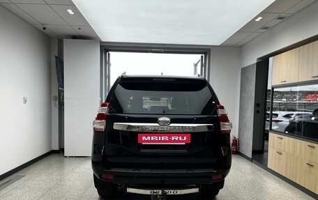 Toyota Land Cruiser Prado 150 рестайлинг 2, 2017 год, 3 350 000 рублей, 5 фотография
