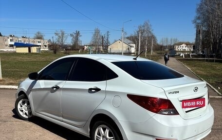 Hyundai Solaris II рестайлинг, 2012 год, 600 000 рублей, 4 фотография