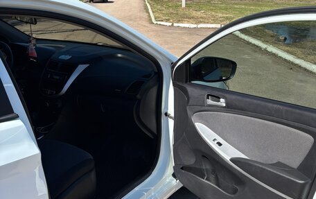 Hyundai Solaris II рестайлинг, 2012 год, 600 000 рублей, 9 фотография