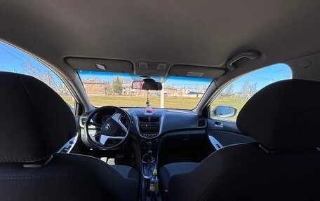 Hyundai Solaris II рестайлинг, 2012 год, 600 000 рублей, 14 фотография