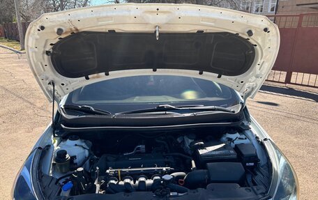 Hyundai Solaris II рестайлинг, 2012 год, 600 000 рублей, 12 фотография