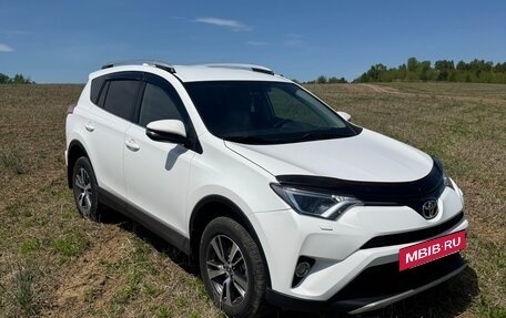 Toyota RAV4, 2017 год, 2 550 000 рублей, 2 фотография