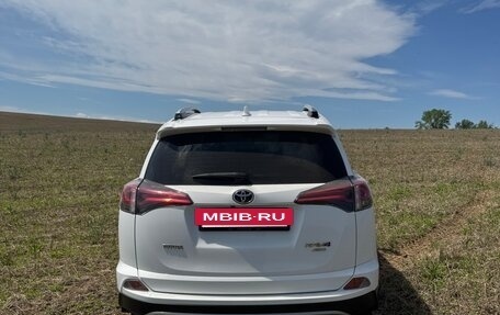Toyota RAV4, 2017 год, 2 550 000 рублей, 7 фотография