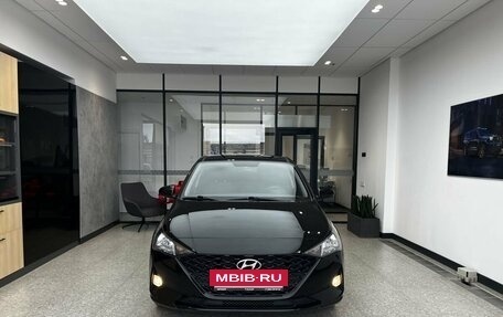 Hyundai Solaris II рестайлинг, 2021 год, 1 630 000 рублей, 2 фотография