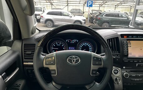 Toyota Land Cruiser 200, 2010 год, 3 400 000 рублей, 11 фотография