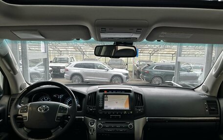Toyota Land Cruiser 200, 2010 год, 3 400 000 рублей, 10 фотография