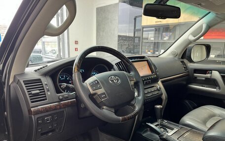 Toyota Land Cruiser 200, 2010 год, 3 400 000 рублей, 7 фотография