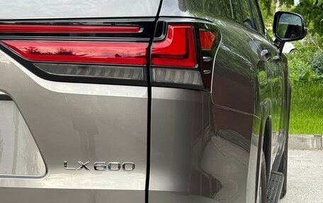 Lexus LX, 2023 год, 21 000 000 рублей, 12 фотография