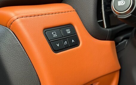 Lexus LX, 2023 год, 21 000 000 рублей, 17 фотография