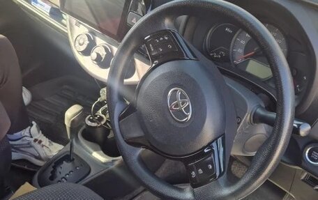 Toyota Vitz, 2014 год, 720 000 рублей, 6 фотография