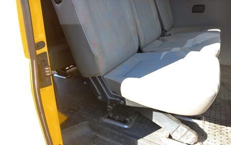 Volkswagen Transporter T5 рестайлинг, 2004 год, 1 300 000 рублей, 29 фотография