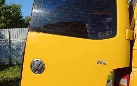 Volkswagen Transporter T5 рестайлинг, 2004 год, 1 300 000 рублей, 21 фотография
