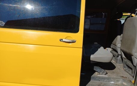 Volkswagen Transporter T5 рестайлинг, 2004 год, 1 300 000 рублей, 30 фотография