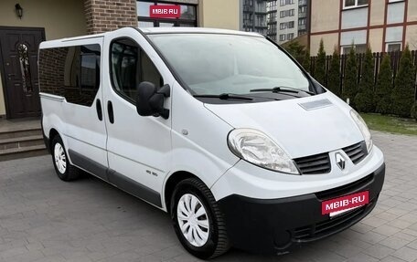 Renault Trafic, 2010 год, 1 050 000 рублей, 2 фотография