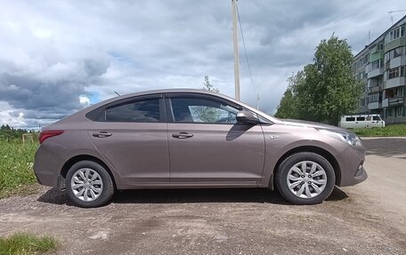 Hyundai Solaris II рестайлинг, 2017 год, 1 300 000 рублей, 3 фотография