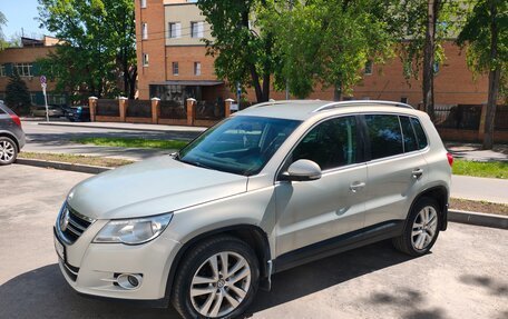 Volkswagen Tiguan I, 2010 год, 860 000 рублей, 2 фотография