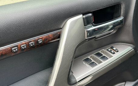 Toyota Land Cruiser 200, 2015 год, 3 125 000 рублей, 10 фотография