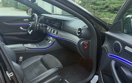 Mercedes-Benz E-Класс, 2021 год, 4 850 000 рублей, 2 фотография