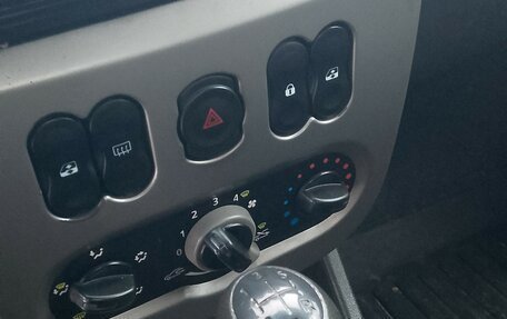 Renault Logan I, 2012 год, 200 000 рублей, 6 фотография