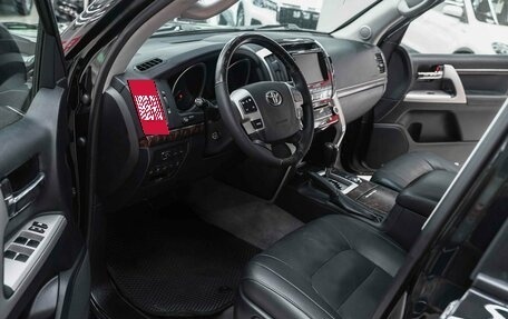 Toyota Land Cruiser 200, 2014 год, 3 290 000 рублей, 6 фотография
