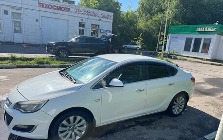 Opel Astra J, 2013 год, 670 000 рублей, 2 фотография