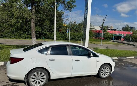 Opel Astra J, 2013 год, 670 000 рублей, 3 фотография