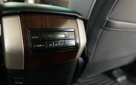 Toyota Land Cruiser Prado 150 рестайлинг 2, 2010 год, 2 850 000 рублей, 17 фотография