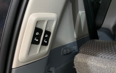 Toyota Land Cruiser Prado 150 рестайлинг 2, 2010 год, 2 850 000 рублей, 19 фотография