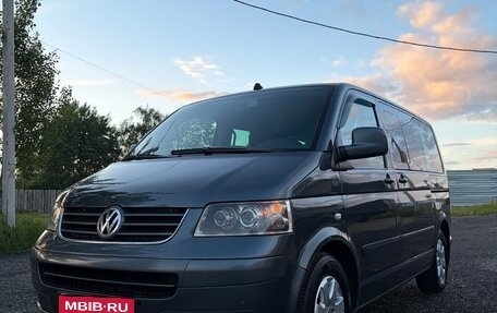 Volkswagen Multivan T5, 2004 год, 1 780 000 рублей, 2 фотография