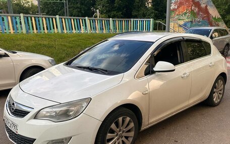 Opel Astra J, 2011 год, 520 000 рублей, 3 фотография