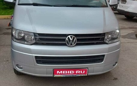 Volkswagen Caravelle T5, 2014 год, 2 000 000 рублей, 1 фотография