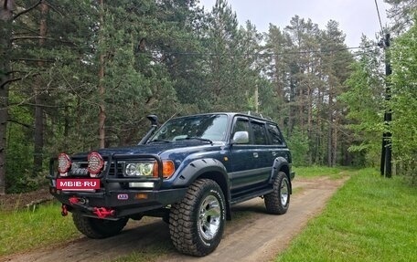 Toyota Land Cruiser 80 рестайлинг, 1997 год, 3 950 000 рублей, 2 фотография