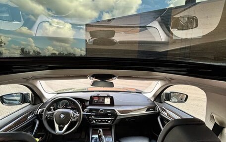 BMW 5 серия, 2019 год, 3 300 000 рублей, 14 фотография