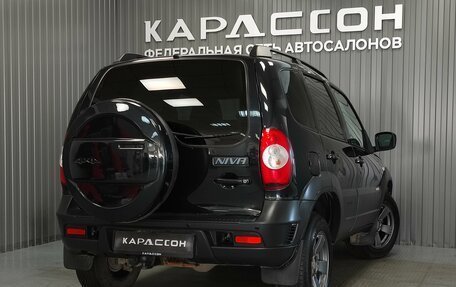 Chevrolet Niva I рестайлинг, 2017 год, 700 000 рублей, 2 фотография