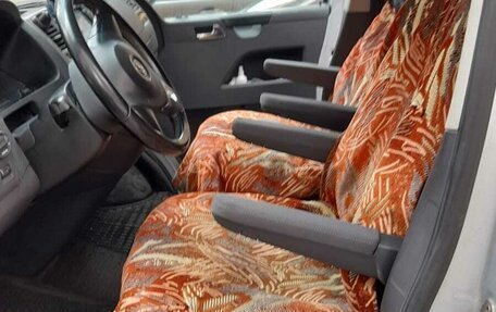 Volkswagen Caravelle T5, 2014 год, 2 000 000 рублей, 7 фотография