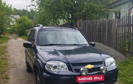 Chevrolet Niva I рестайлинг, 2015 год, 735 000 рублей, 2 фотография