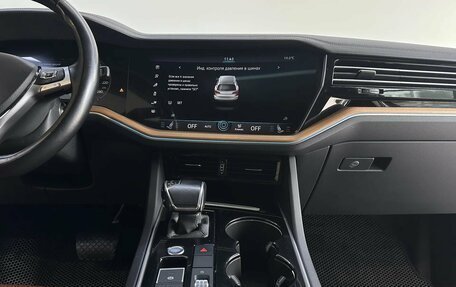 Volkswagen Touareg III, 2019 год, 4 300 000 рублей, 14 фотография