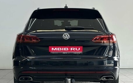 Volkswagen Touareg III, 2019 год, 4 300 000 рублей, 6 фотография
