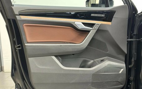 Volkswagen Touareg III, 2019 год, 4 300 000 рублей, 28 фотография