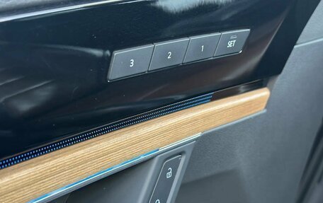 Volkswagen Touareg III, 2019 год, 4 300 000 рублей, 30 фотография