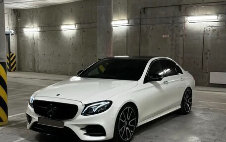 Mercedes-Benz E-Класс, 2018 год, 2 800 000 рублей, 1 фотография