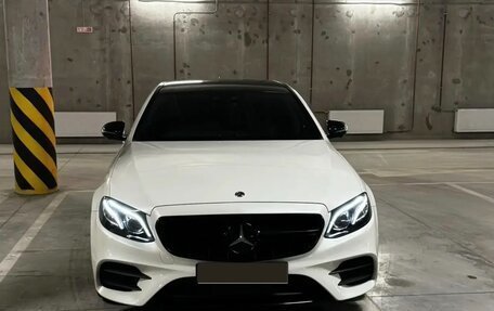 Mercedes-Benz E-Класс, 2018 год, 2 800 000 рублей, 3 фотография