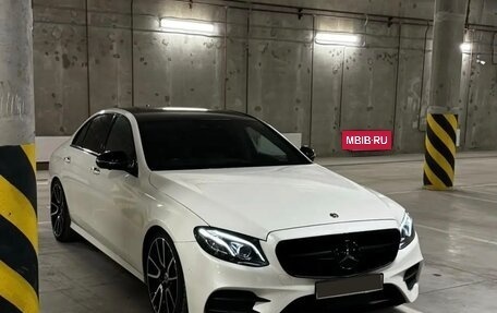 Mercedes-Benz E-Класс, 2018 год, 2 800 000 рублей, 2 фотография