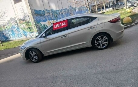 Hyundai Elantra VI рестайлинг, 2016 год, 998 000 рублей, 3 фотография