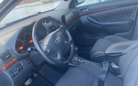 Toyota Avensis III рестайлинг, 2004 год, 580 000 рублей, 4 фотография