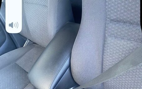 Toyota Avensis III рестайлинг, 2004 год, 580 000 рублей, 7 фотография