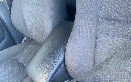 Toyota Avensis III рестайлинг, 2004 год, 580 000 рублей, 8 фотография